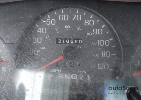 2002 Mercury Grand Marquis Gs z USA, uszkodzony, nr VIN 2MEFM74W72X605951